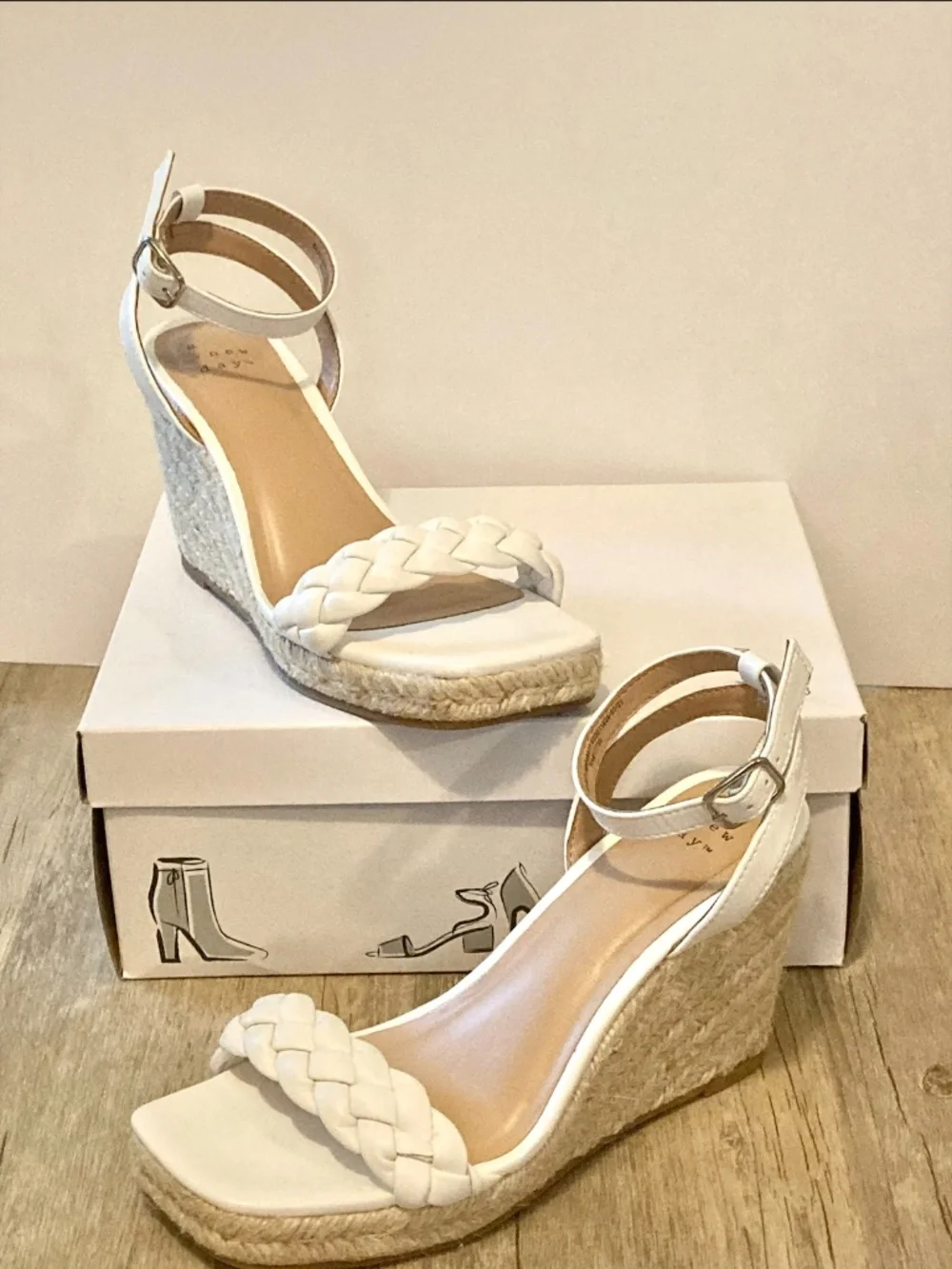 A New Day | Women's Joyce Wedge Heels | White Tweed | Size 6.5 | LNWT LNIB EUC